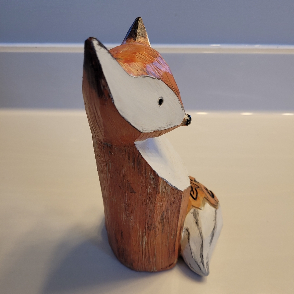 Fox Figurine Rustic Wood-look Resin With Woodsy Etchings On Tail - Picture 3 of 16